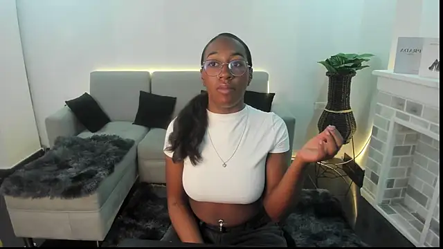 Snapshot of Qeen_blackk chatting on 13, 2, 2026 Qeen blackk online show from 13, 2, 2026