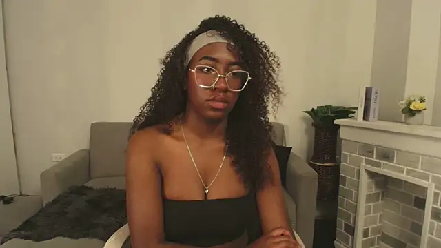 Snapshot of Qeen_blackk chatting on 13, 3, 2026 Qeen blackk online show from 13, 3, 2026