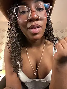 Snapshot of Qeen_blackk chatting on 21, 3, 2026 Qeen blackk online show from 21, 3, 2026