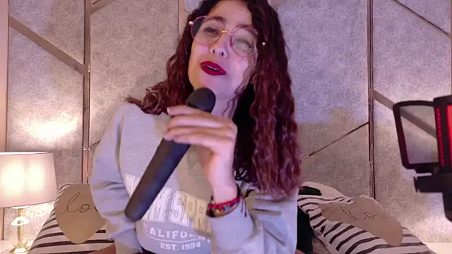 Snapshot of Angell-Bell- chatting on 8, 3, 2025 Angell-Bell- online show from 8, 3, 2025