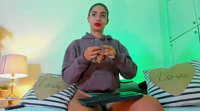 Snapshot of Angell-Bell- chatting on 17, 3, 2025 Angell-Bell- online show from 17, 3, 2025