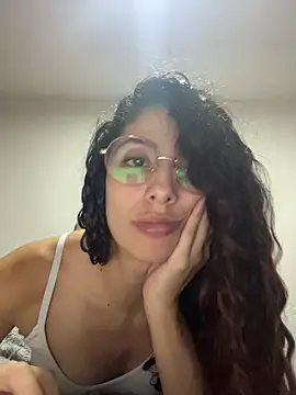 Snapshot of Angell-Bell- chatting on 21, 10, 2025 Angell-Bell- online show from 21, 10, 2025