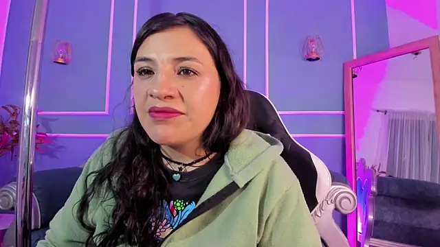 TaraTaylorr online show from 15, 10, 2025