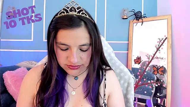 Snapshot of TaraTaylorr chatting on 6, 5, 2026 TaraTaylorr online show from 6, 5, 2026