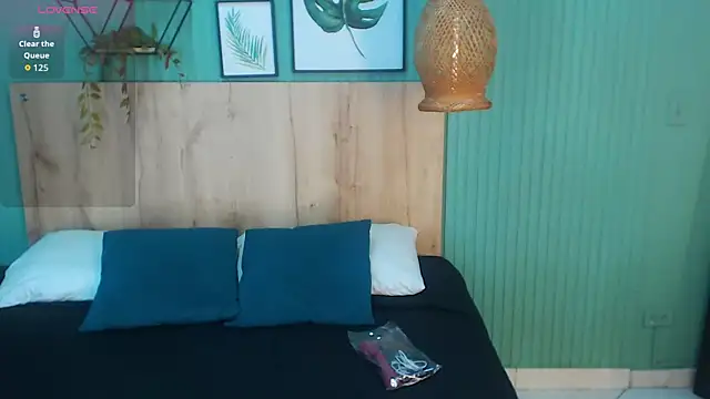 Snapshot of yessila_parker chatting on 27, 9, 2025 yessila parker online show from 27, 9, 2025