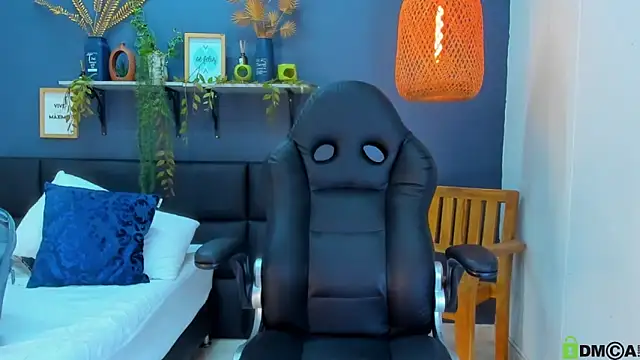 yessila parker online show from 17, 1, 2026