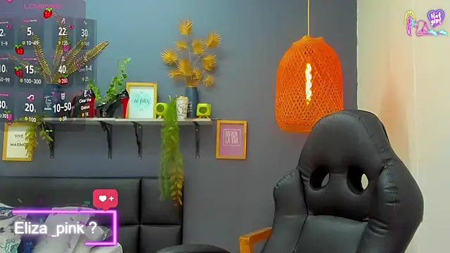 Snapshot of yessila_parker chatting on 16, 6, 2026 yessila parker online show from 16, 6, 2026