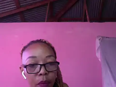 Ladyzee25 online show from 2, 5, 2026