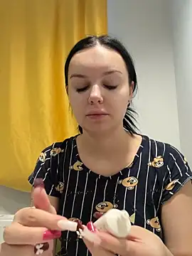 Snapshot of Miss_Vic chatting on 21, 12, 2025 Miss Vic online show from 21, 12, 2025