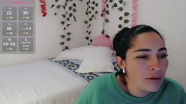 luna lgomez  online show from 18, 3, 2025