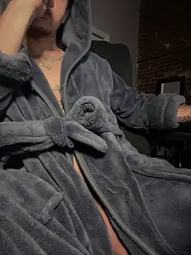 yourpapixulo online show from 6, 3, 2025