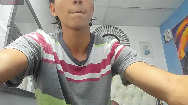 Snapshot of heiker_ chatting on 7, 3, 2025 heiker online show from 7, 3, 2025