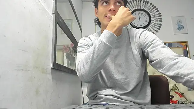 Snapshot of heiker_ chatting on 17, 3, 2025 heiker online show from 17, 3, 2025