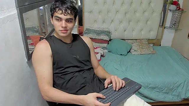 Snapshot of heiker_ chatting on 14, 10, 2025 heiker online show from 14, 10, 2025