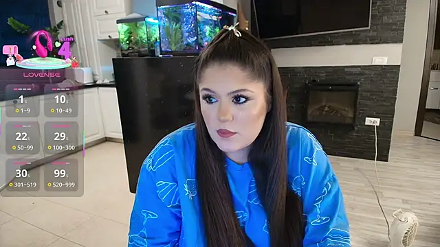 Snapshot of Layla- chatting on 8, 11, 2025 Layla- online show from 8, 11, 2025