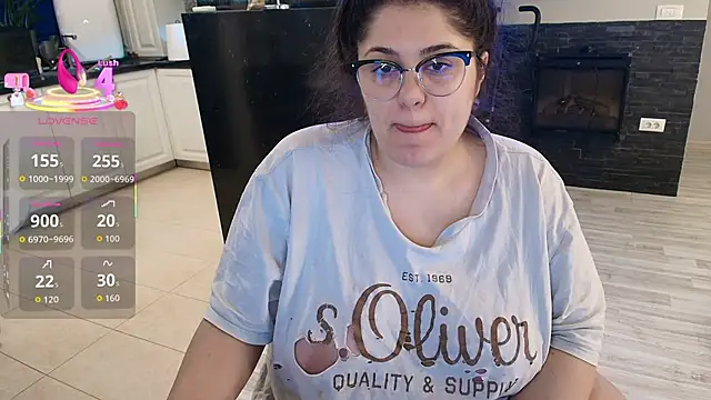 Snapshot of Layla- chatting on 3, 3, 2026 Layla- online show from 3, 3, 2026