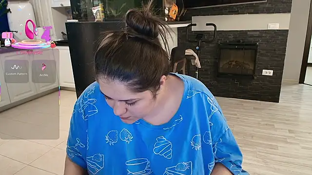 Snapshot of Layla- chatting on 4, 3, 2026 Layla- online show from 4, 3, 2026