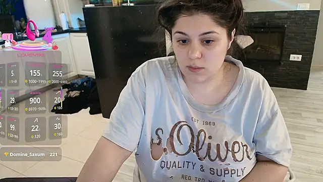 Snapshot of Layla- chatting on 10, 3, 2026 Layla- online show from 10, 3, 2026