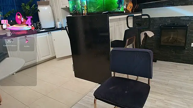 Snapshot of Layla- chatting on 15, 3, 2026 Layla- online show from 15, 3, 2026