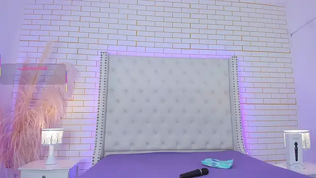 Emilly wilson  online show from 9, 10, 2025