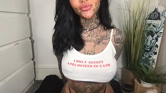 Snapshot of Peaches_and_the_Cream chatting on 21, 2, 2026 Peaches and the Cream online show from 21, 2, 2026