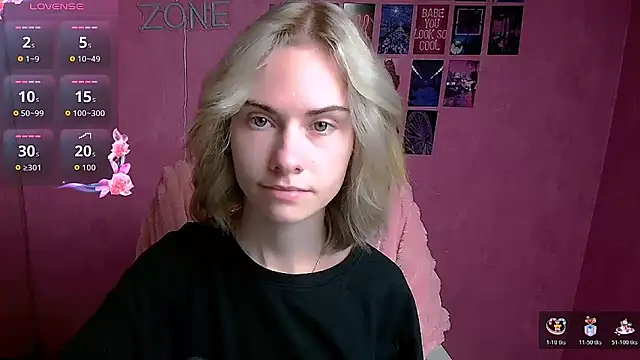 Snapshot of Fiona_Night chatting on 19, 10, 2025 Fiona Night online show from 19, 10, 2025