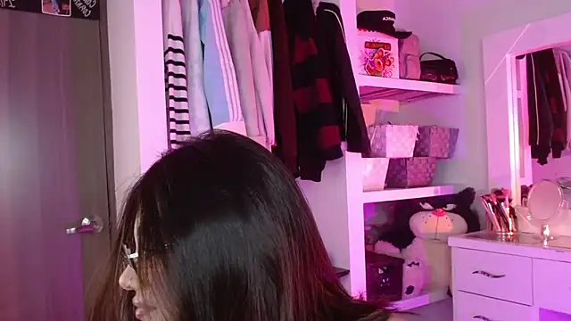  Camilaaa  online show from 10, 9, 2025