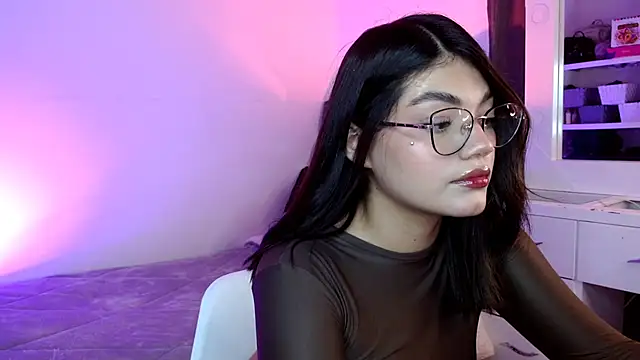 Snapshot of _Camilaaa_ chatting on 16, 10, 2025  Camilaaa  online show from 16, 10, 2025