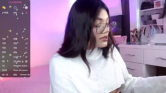 Snapshot of _Camilaaa_ chatting on 30, 10, 2025  Camilaaa  online show from 30, 10, 2025