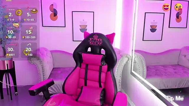 Agatha luxx online show from 22, 3, 2025