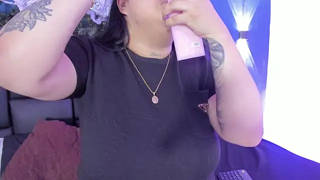 Snapshot of DANESKA_HILLER chatting on 8, 1, 2026 DANESKA HILLER online show from 8, 1, 2026