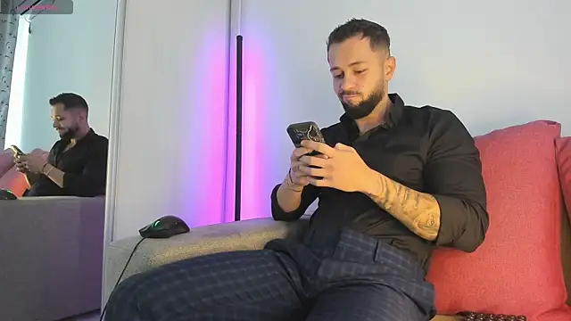 Snapshot of nicholasX1 chatting on 13, 5, 2026 nicholasX1 online show from 13, 5, 2026