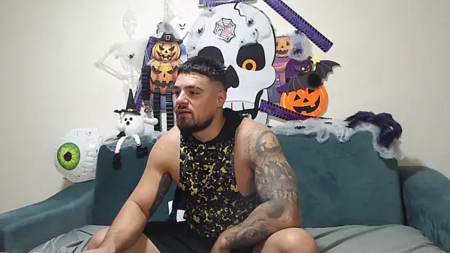 Snapshot of Tiberius_hunk chatting on 27, 10, 2025 Tiberius hunk online show from 27, 10, 2025