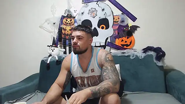 Snapshot of Tiberius_hunk chatting on 28, 10, 2025 Tiberius hunk online show from 28, 10, 2025