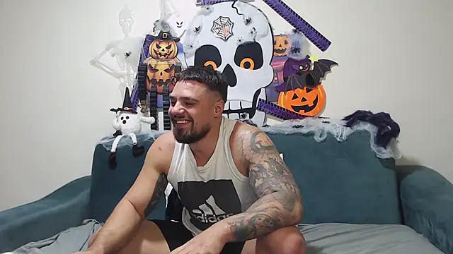 Snapshot of Tiberius_hunk chatting on 28, 10, 2025 Tiberius hunk online show from 28, 10, 2025