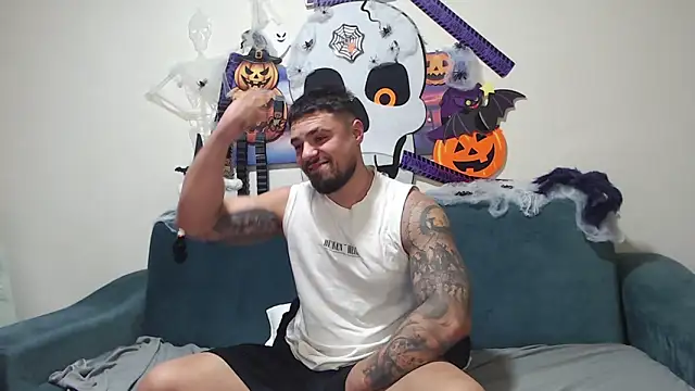 Snapshot of Tiberius_hunk chatting on 29, 10, 2025 Tiberius hunk online show from 29, 10, 2025