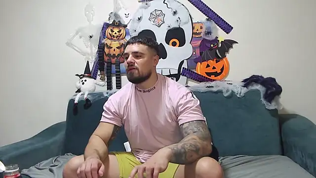 Snapshot of Tiberius_hunk chatting on 30, 10, 2025 Tiberius hunk online show from 30, 10, 2025