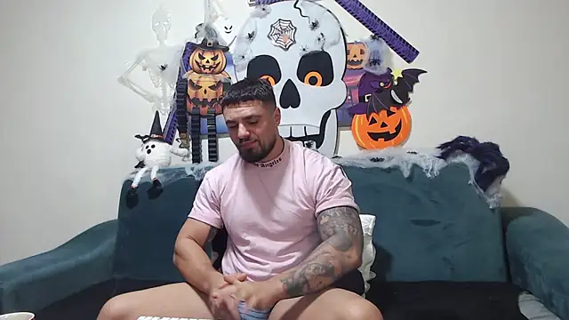 Snapshot of Tiberius_hunk chatting on 31, 10, 2025 Tiberius hunk online show from 31, 10, 2025