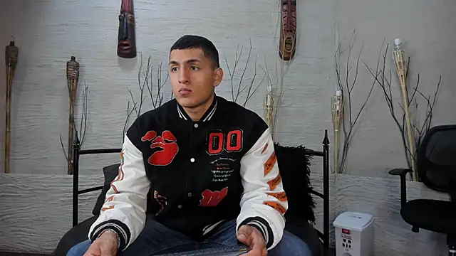 Snapshot of NoahVolkov chatting on 7, 3, 2025 NoahVolkov online show from 7, 3, 2025