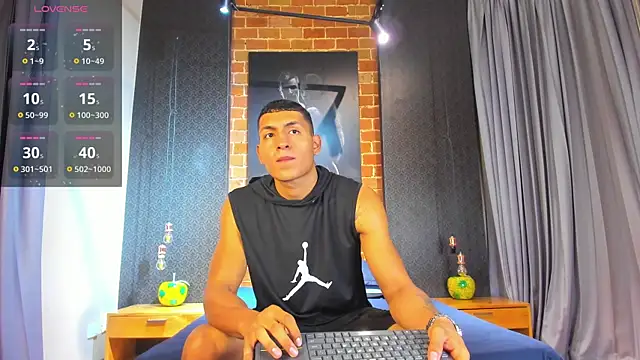 Snapshot of NoahVolkov chatting on 9, 3, 2025 NoahVolkov online show from 9, 3, 2025