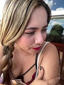 lunaxxx 69 online show from 2, 5, 2026