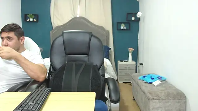 tinaandedward online show from 30, 5, 2026