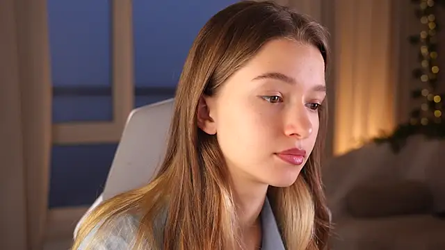 UdelaHathorne online show from 9, 10, 2025