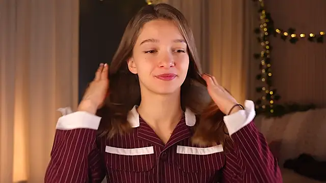 UdelaHathorne online show from 10, 10, 2025