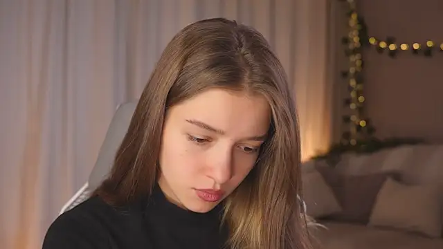 UdelaHathorne online show from 12, 10, 2025