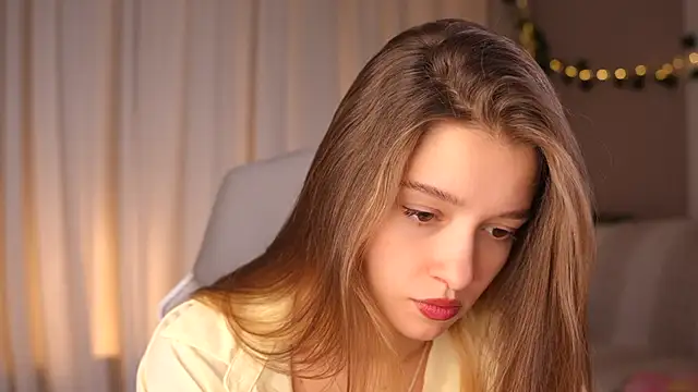 UdelaHathorne online show from 16, 10, 2025