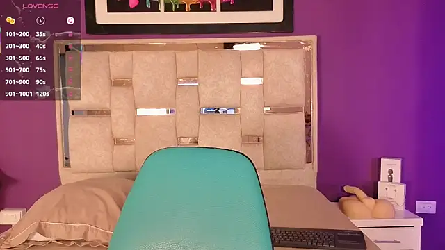 emilyy cooperr online show from 20, 6, 2026