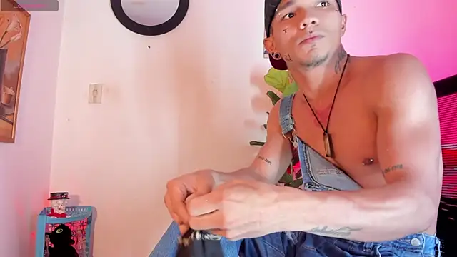 CRAZY-BOY99 online show from 8, 5, 2026