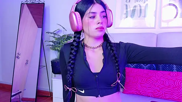 SaritaBratz online show from 9, 10, 2025