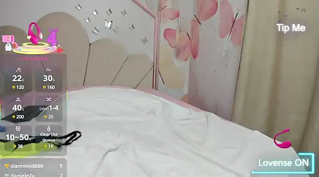 Snapshot of sweetiepeach_ chatting on 18, 3, 2025 sweetiepeach  online show from 18, 3, 2025